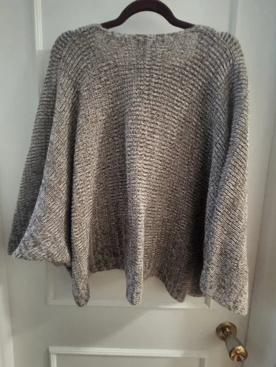 NWOT Cozy Chunky Marled Knit Poncho Sweater – Oversized Sleeve – One Size/Larg - Picture 5 of 5